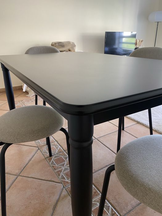 Mesa de jantar preta IKEA – NOVA, nunca usada!
