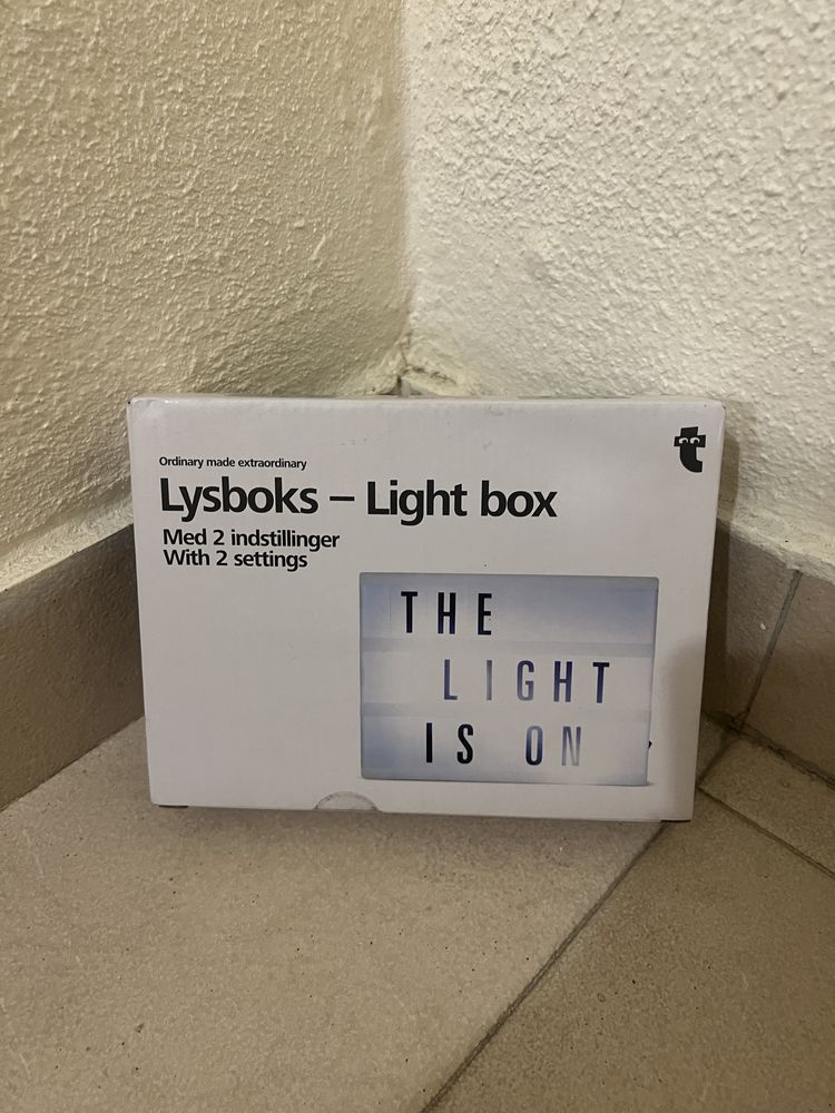 Box com luz (3 cores), com letras e caracteres