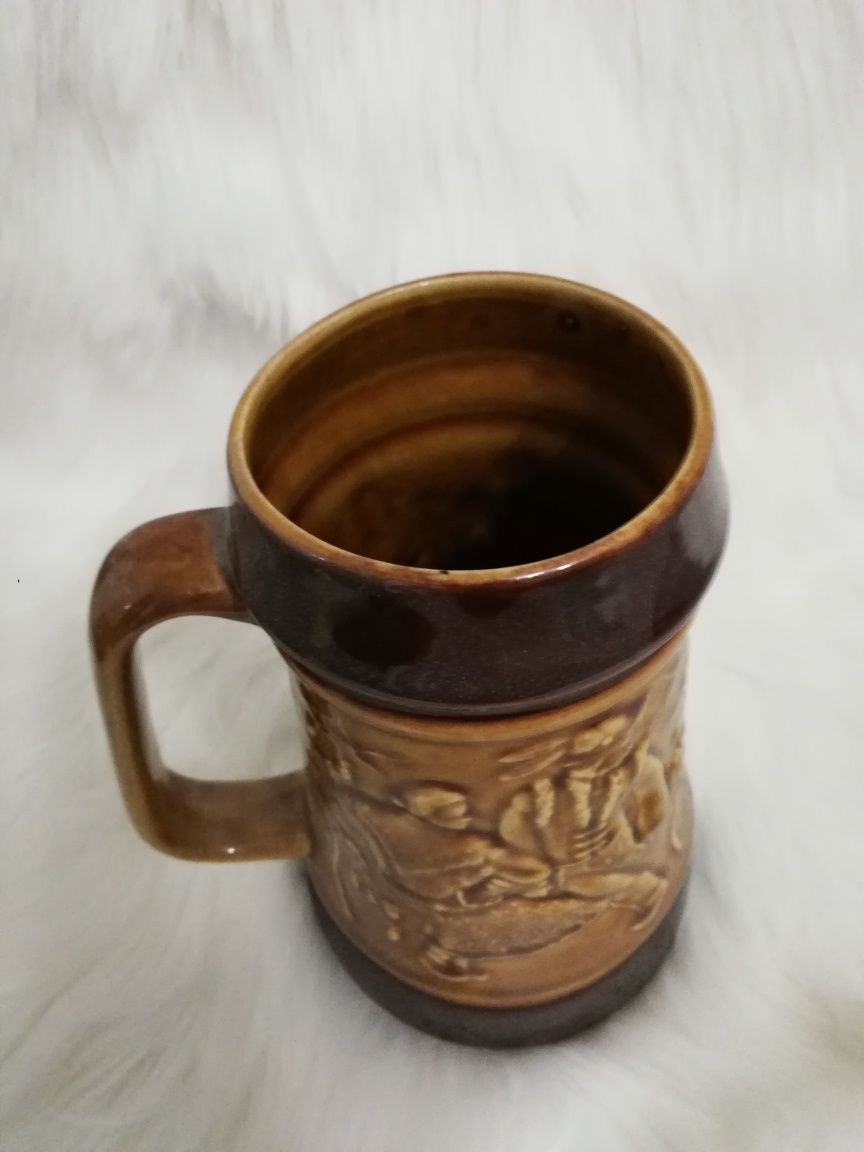 Dwa kufle ceramiczne pamiątka PRL.