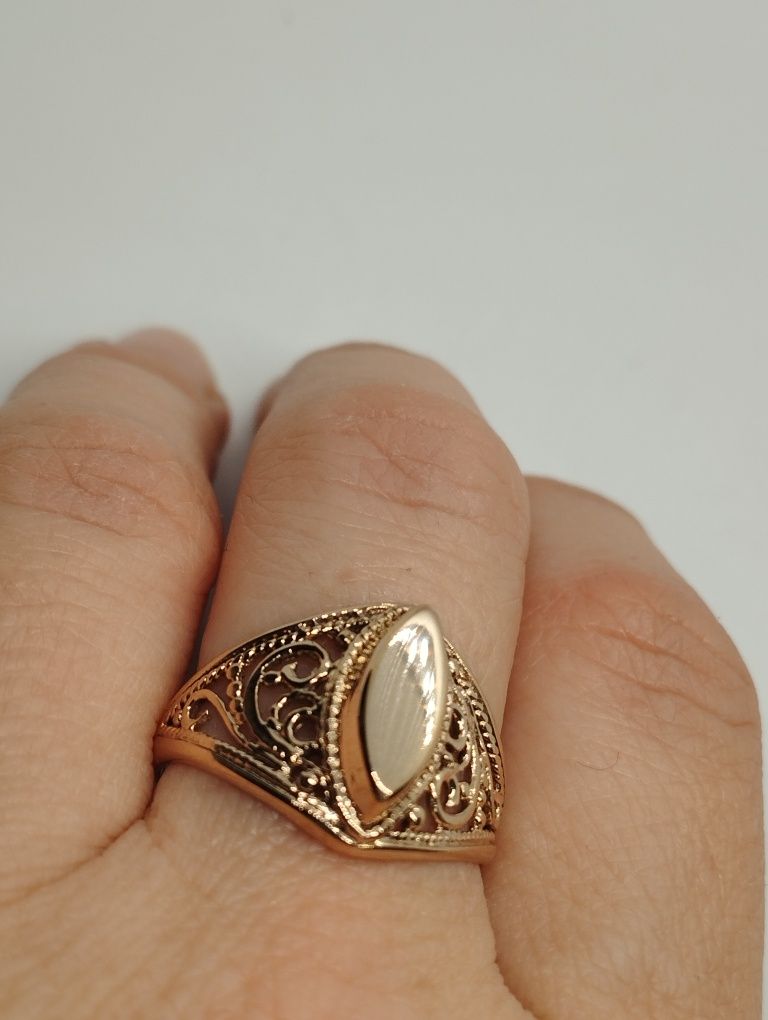 Золотой перстень 4.13 грамма 19 размер