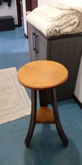 Bancos feitos de pipa