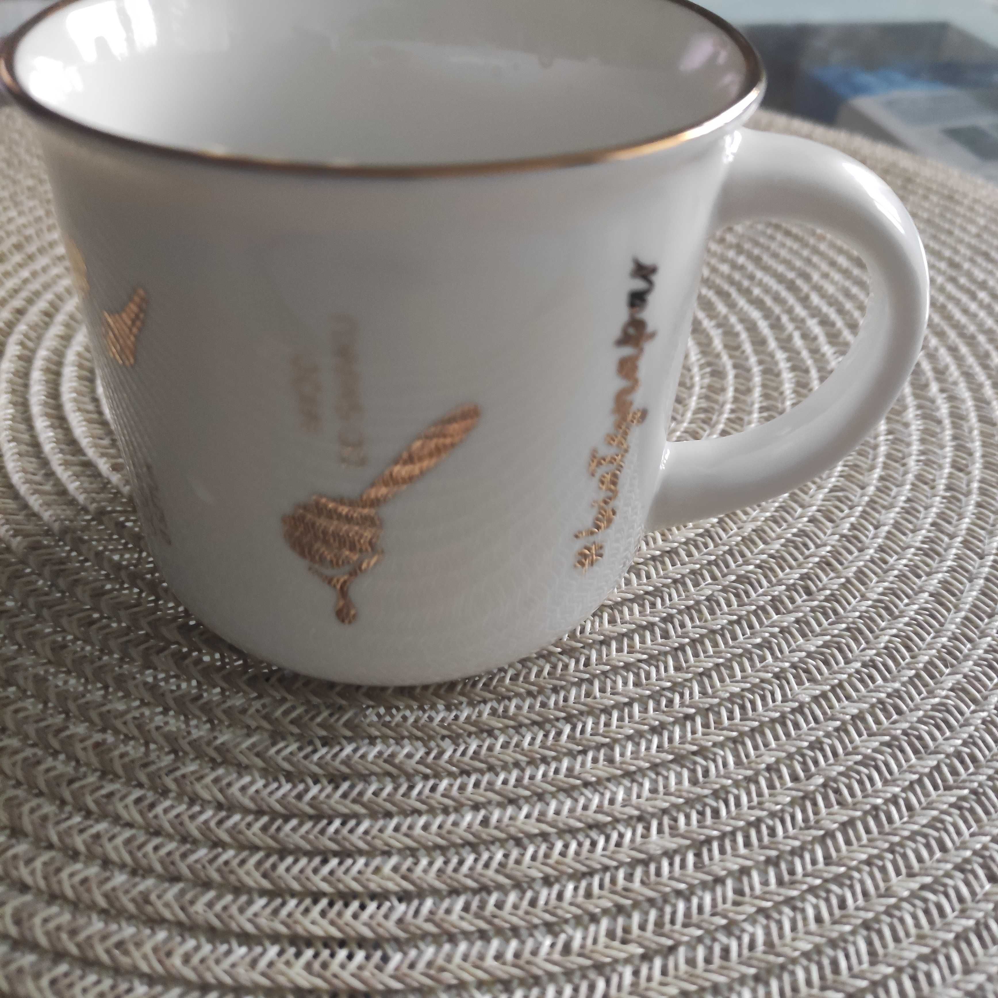 ceramiczny kubek na biały napar itp ,z portalu Akademia Pana Tabletki