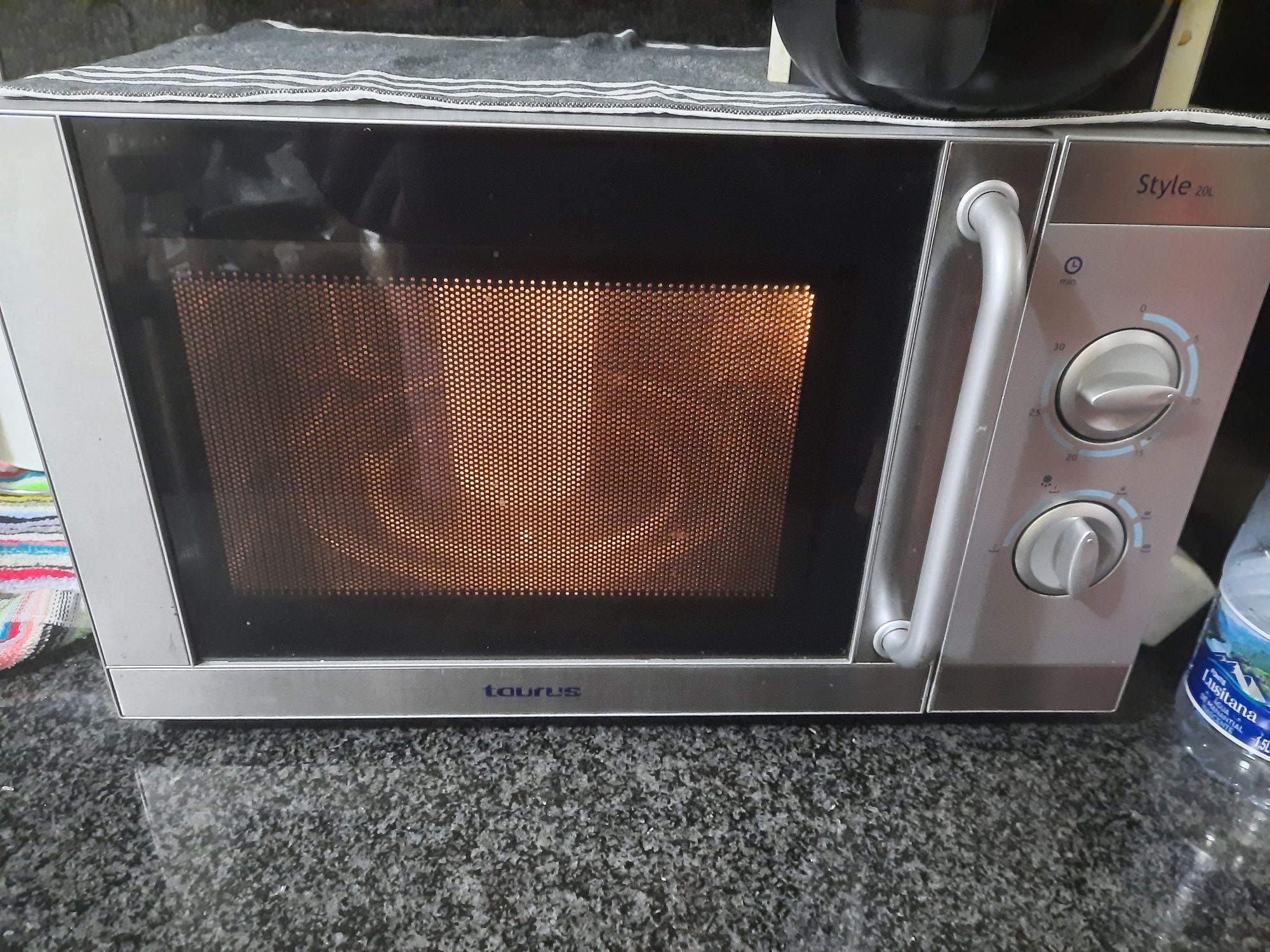 Microondas Taurus para peças