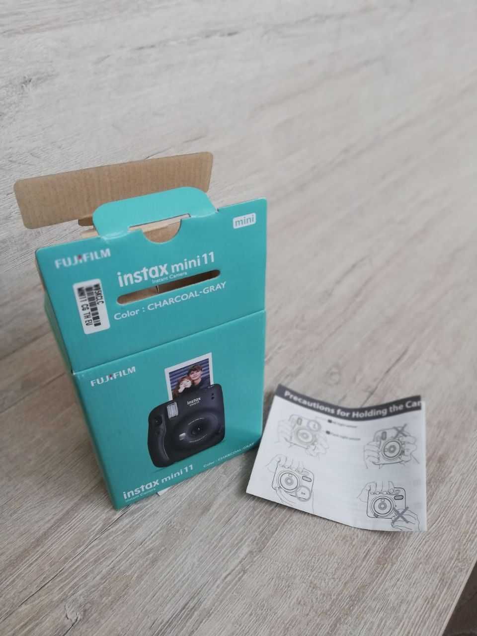 Фотокамера Fujifilm Instax Mini 11 Black в комплекті