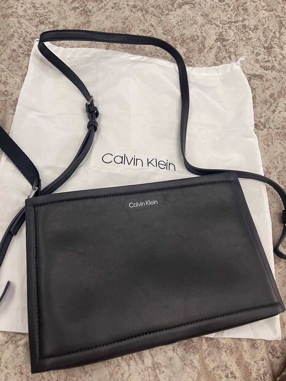 Продам сумку Calvin Klein