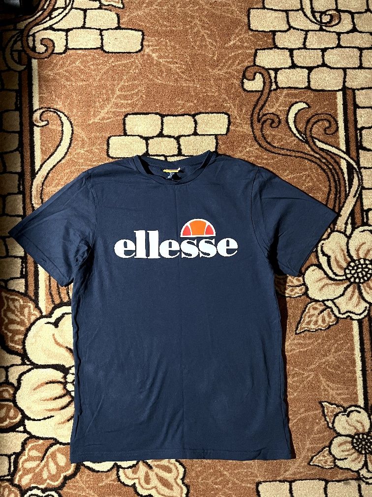 Футболк  Ellesse