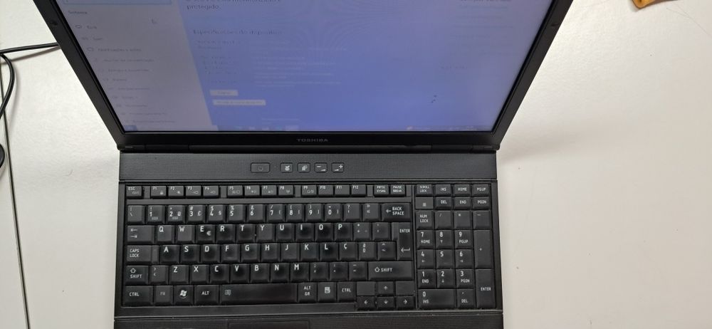 Toshiba tecra a11 i5 6gb ram 256ssd