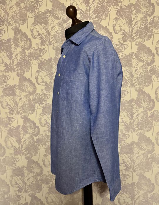 Льняная рубашка Uniqlo .