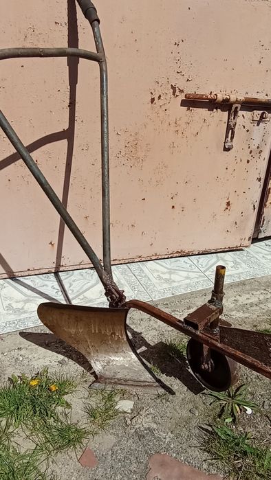 Плуг для мотоблока