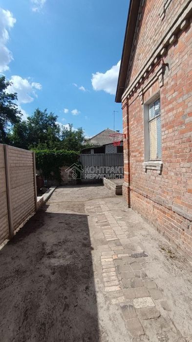 Продам будинок біля метро Спортивна  єВідновлення