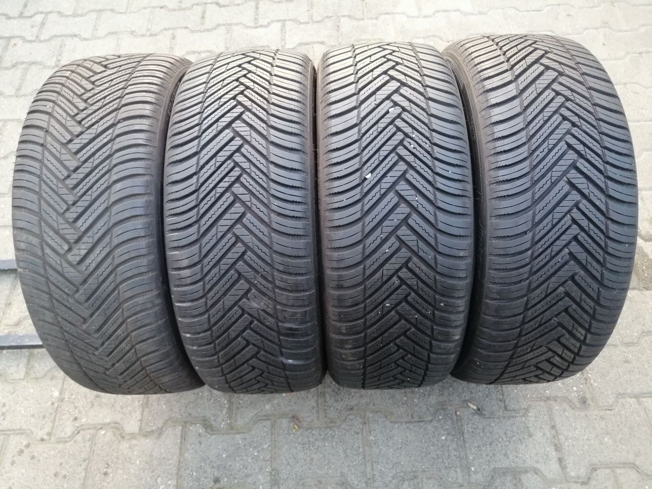 215/45ZR18 89Y Hankook Kinergy 4S2