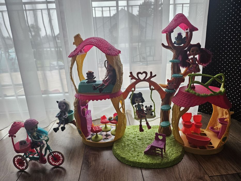 Domek Enchantimals + lalki+ rowerek

Sprzedam domek Enchantimals w sta