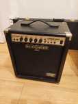 BEHRINGER BX300 - wzmacniacz basowy, combo basowe