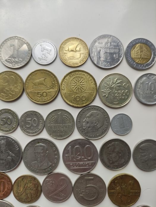 Монети світу 36 штук. Ціна 720 грн.