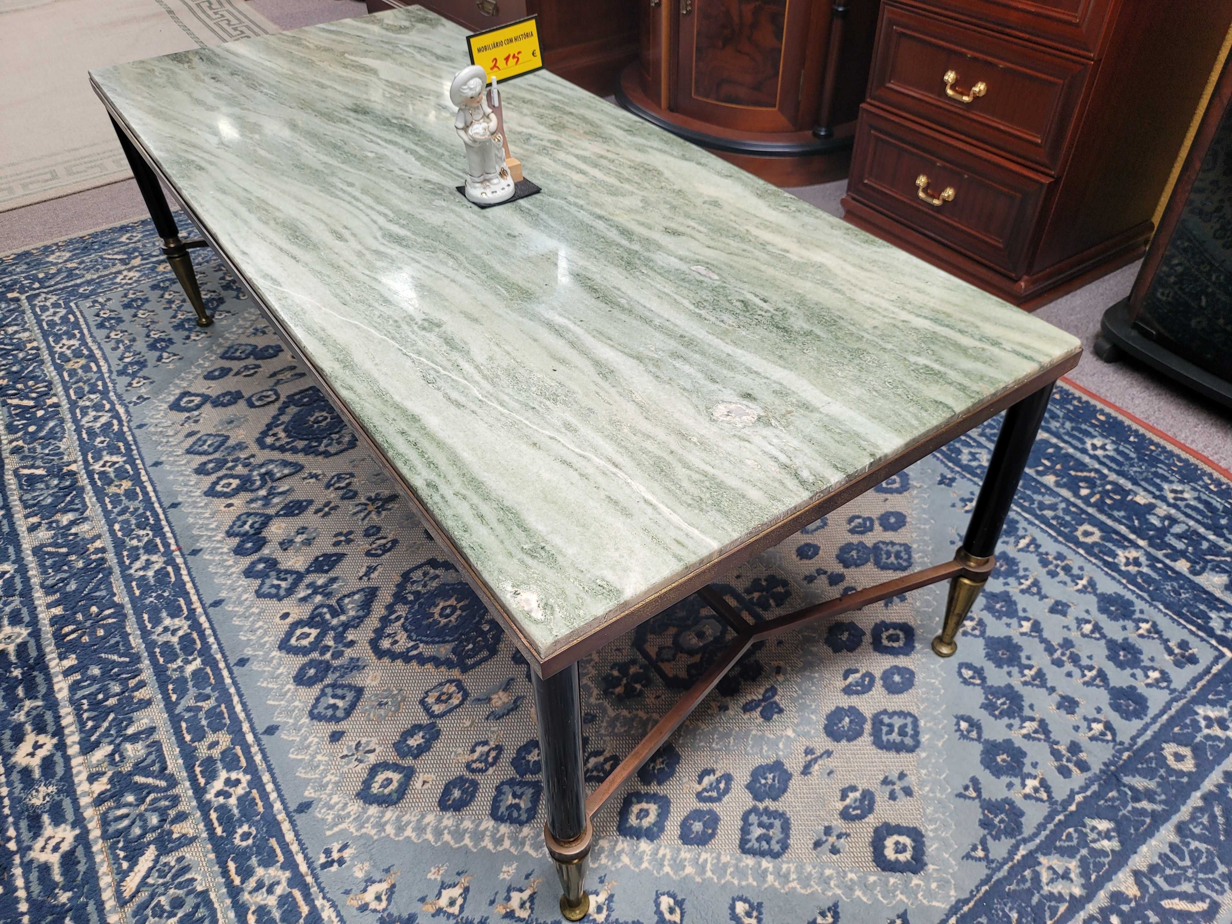 Grande mesa de centro retangular em latão com tampo em ped