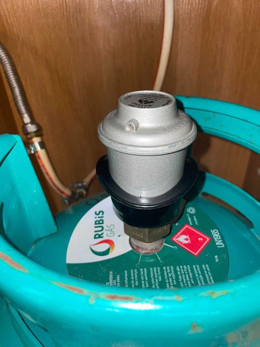 Esquentador Delta 11 i Gás Butano com Oferta Redutor e 2 Bilhas Gás BP