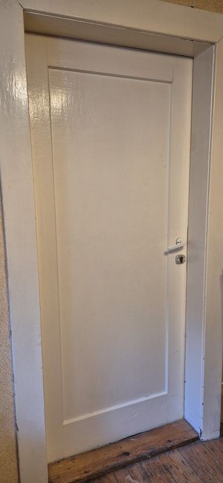 Drzwi z ościeżnicami drewniane stare