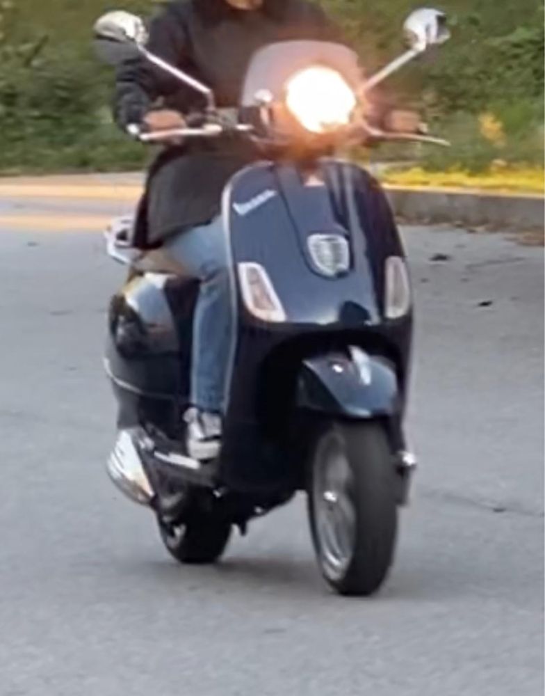 Vespa LXV 125 azul só 3000kms