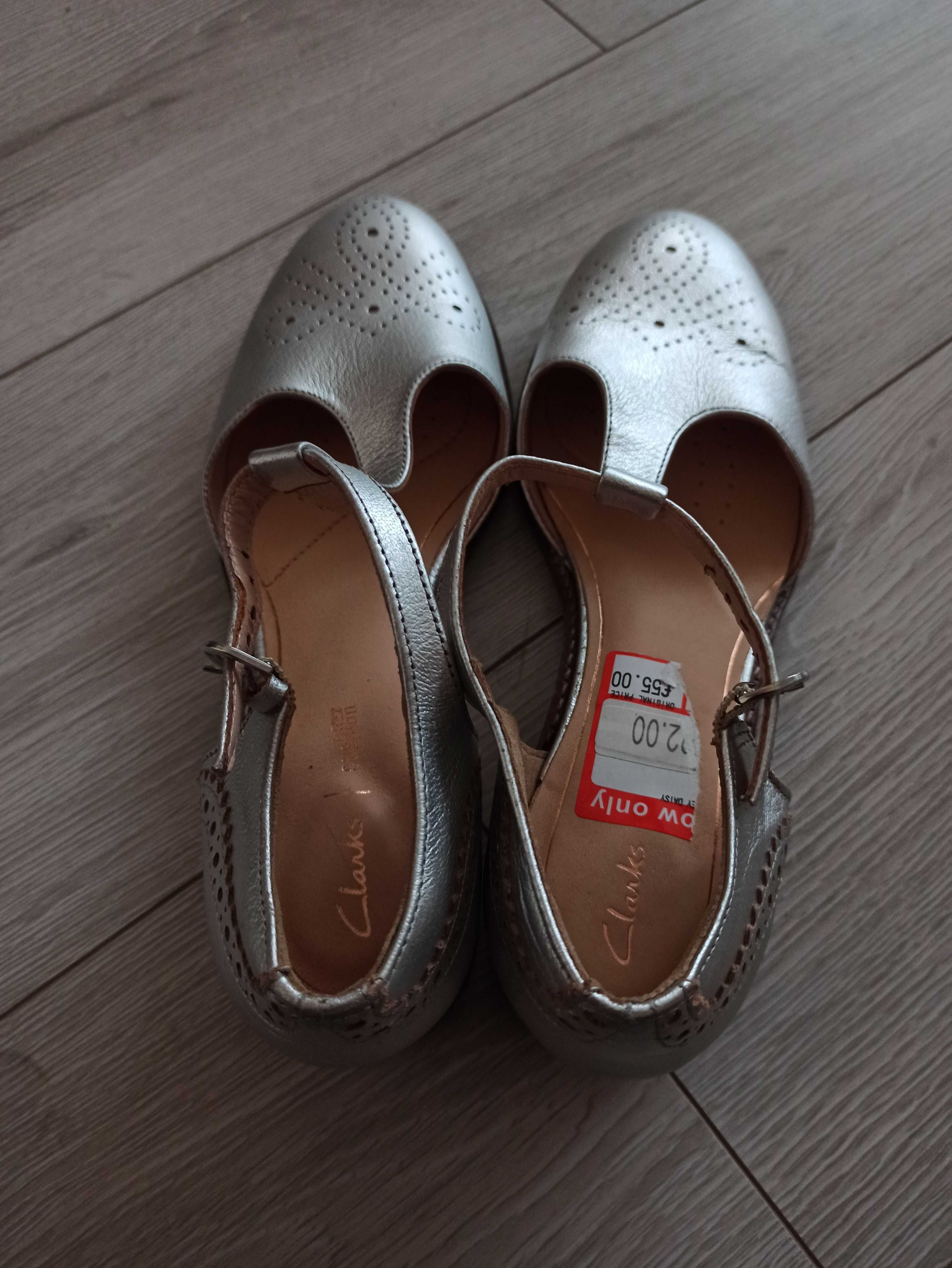 Damskie buty czółenka Clarks Cushion rozmiar 41 UK 7 jak nowe