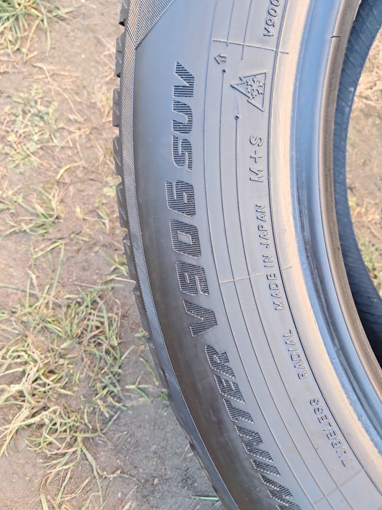225/55 R18 102V M+S - Yokohama BluEarth WinterV906- 16/2023 - ~6,3mm