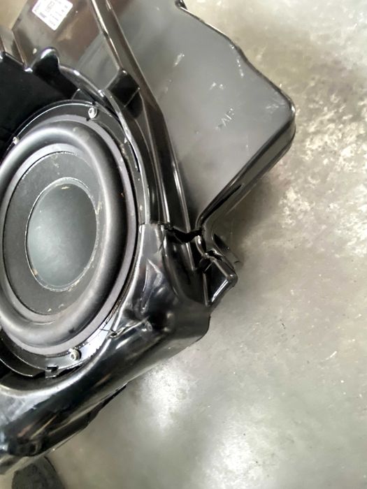Porsche MACAN  BOSE subwoofer 95b035481b