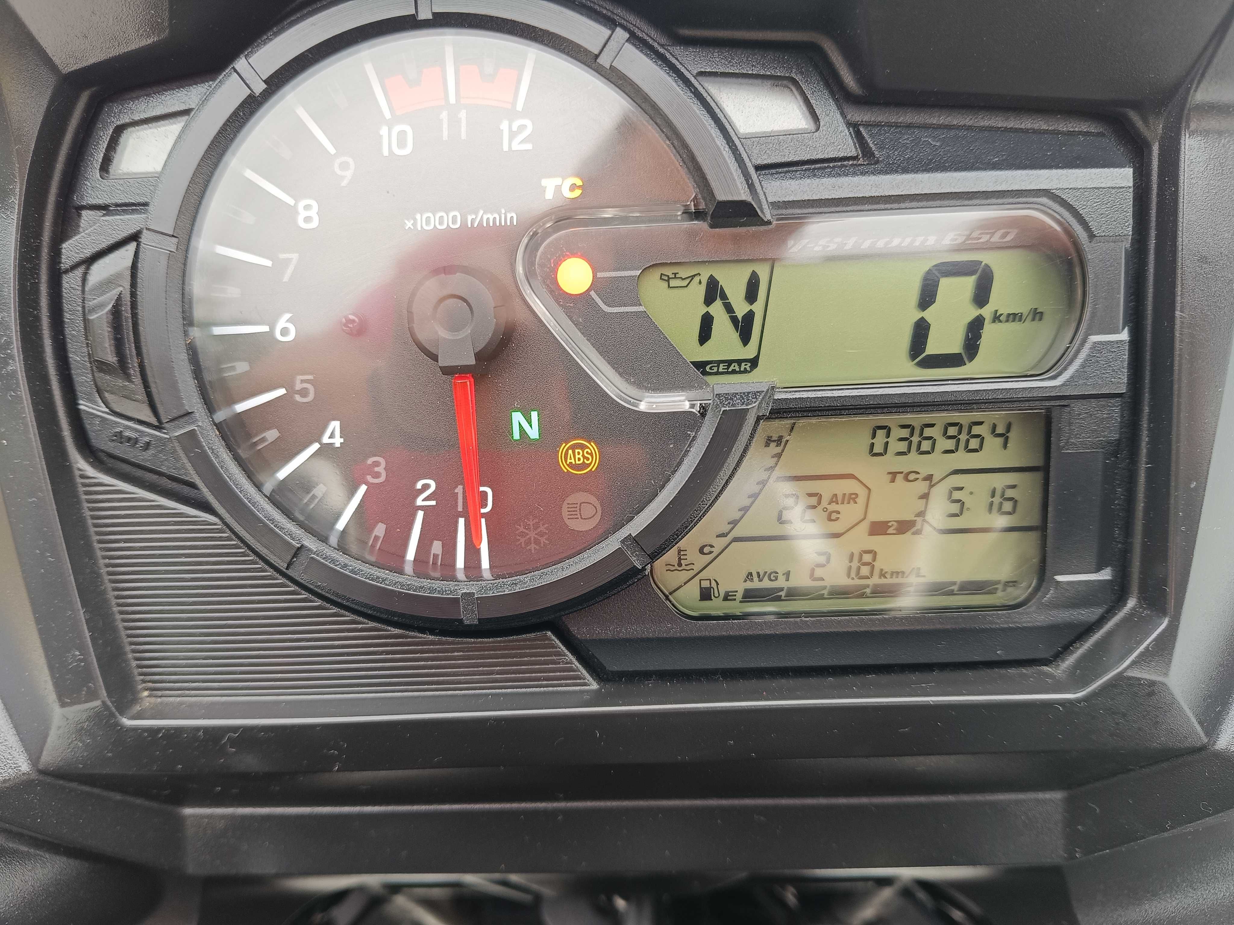 Suzuki V-Strom 650. EXCELENTE, Como nova, 36964 Kms. Negociável.