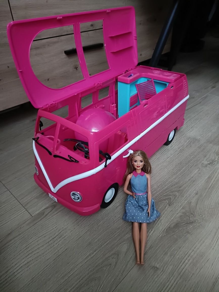 Kamper Barbie z akcesoriami i lalką