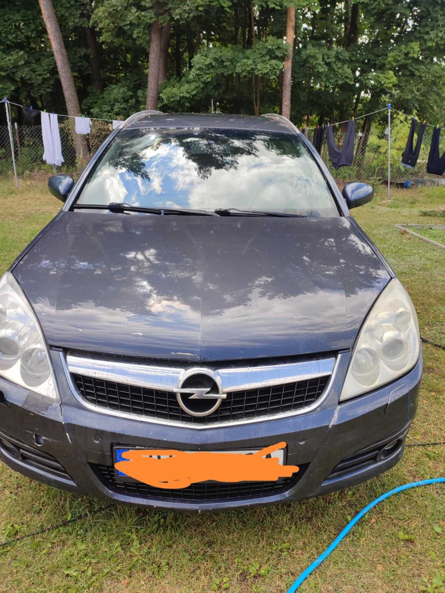 Opel Vectra C uszkodzony