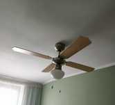 Lampa sufitowa z wiatrakiem