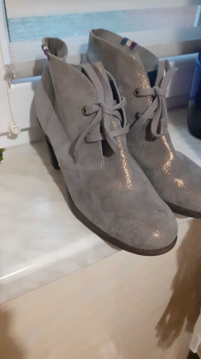 Botki skórzane na słupku