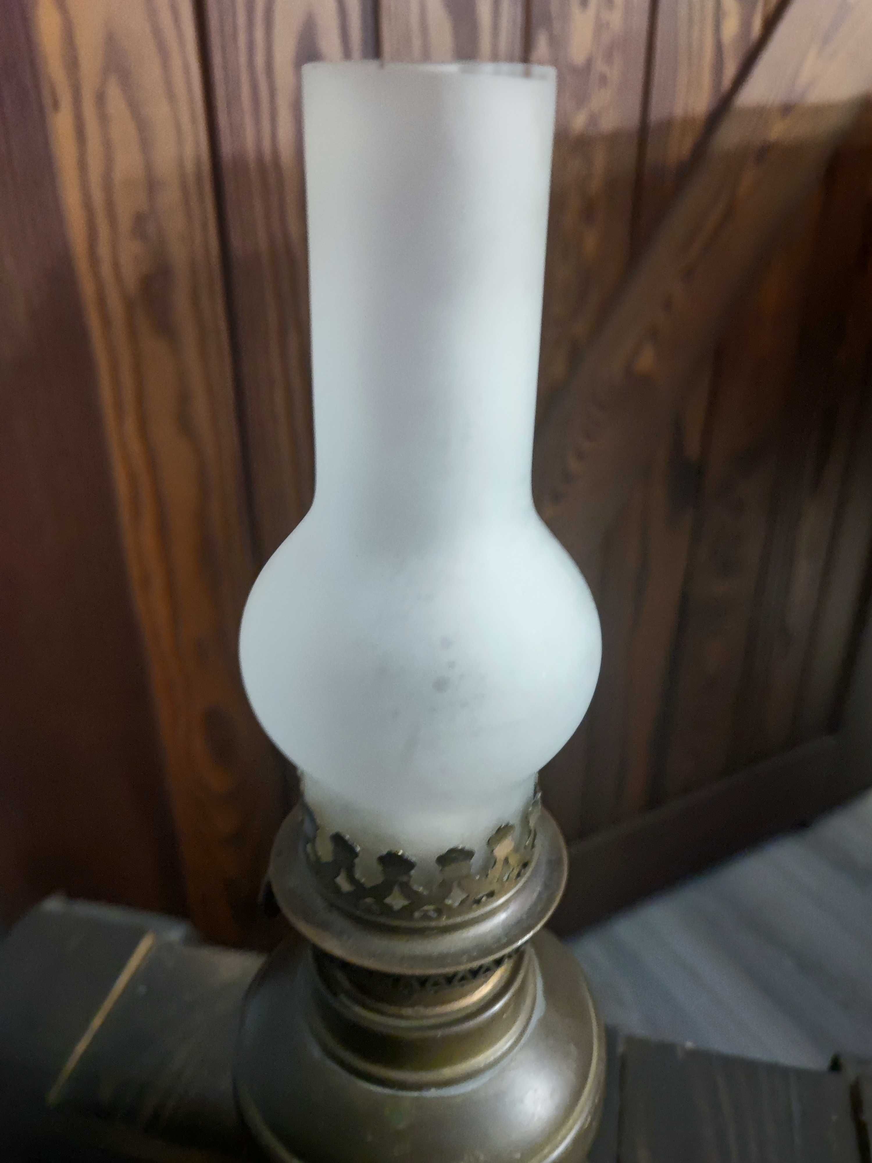 Lampka naftowa metalowa przerobiona na prąd