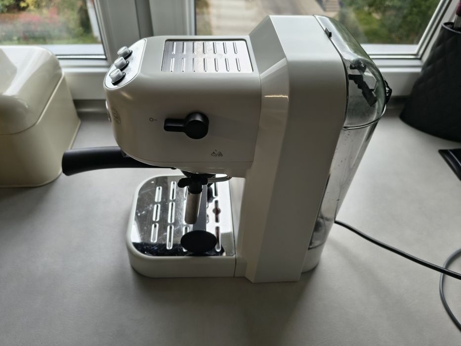 Ekspres kolbowy DeLonghi EC 251W - kolbowy