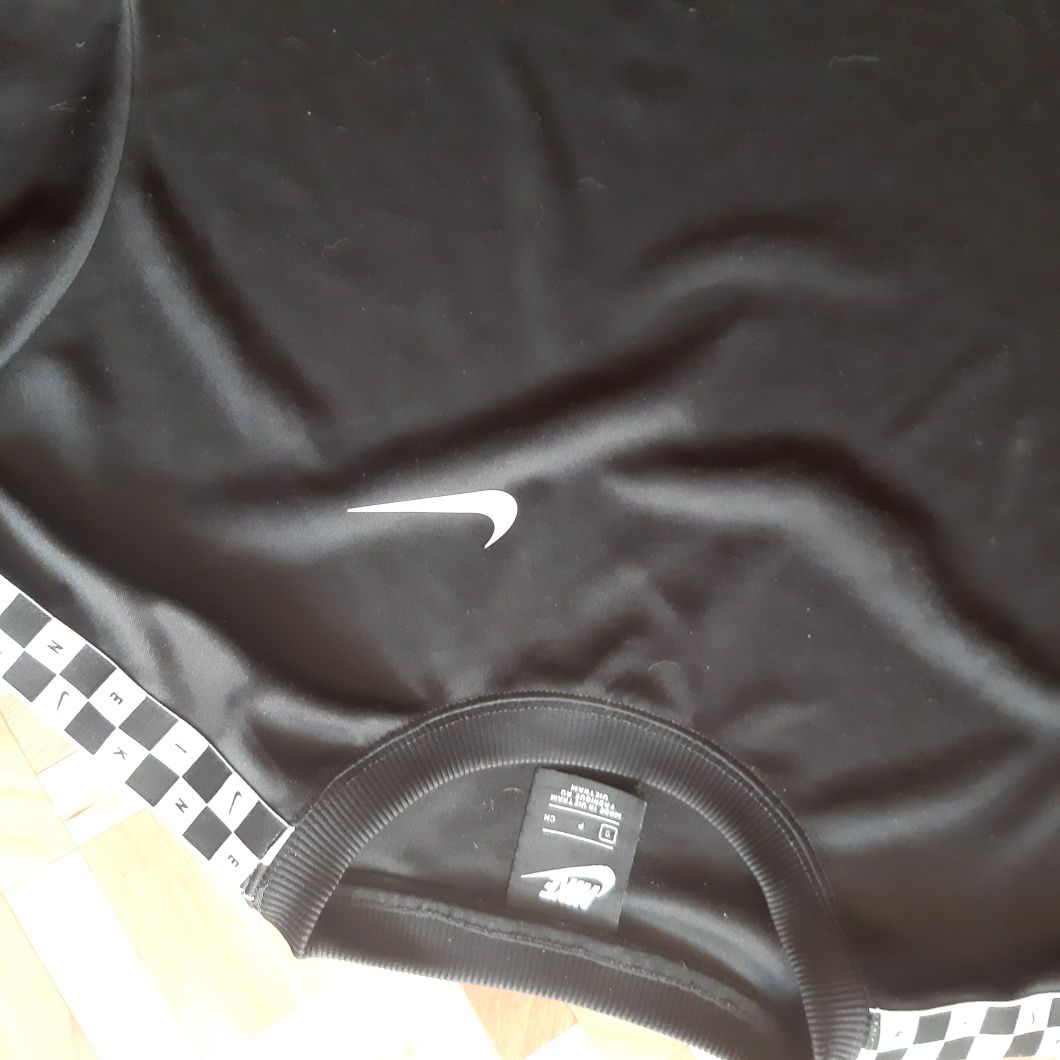 футболка nike найк на лампасах