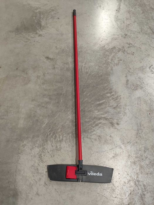 Mop plaski. Kij na scierke. Vileda
