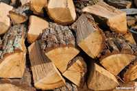 Drewno łupane twarde w ofercie różne gatunki drewna opałowe kominkowe