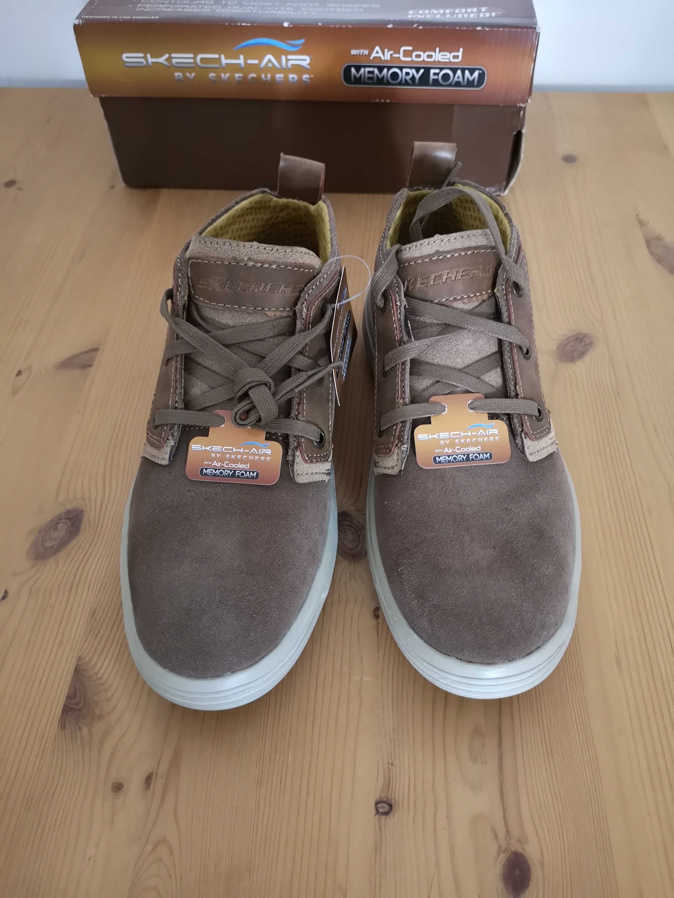 Sapatilhas casuais Skechers em camurça, tamanho 41