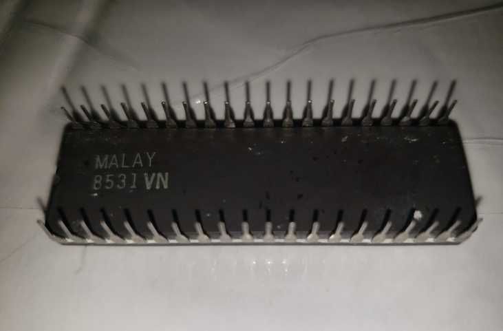 Ретро процессор Intel 8088-2 керамический (IBM XT)