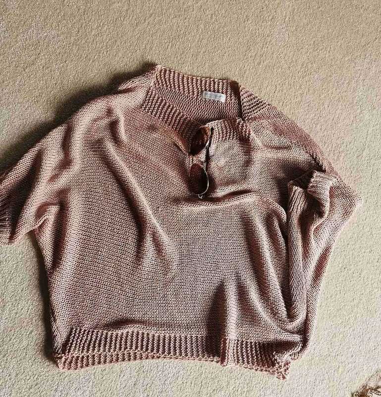 Sweter w stylu hiszpańskim z krótkim rękawem