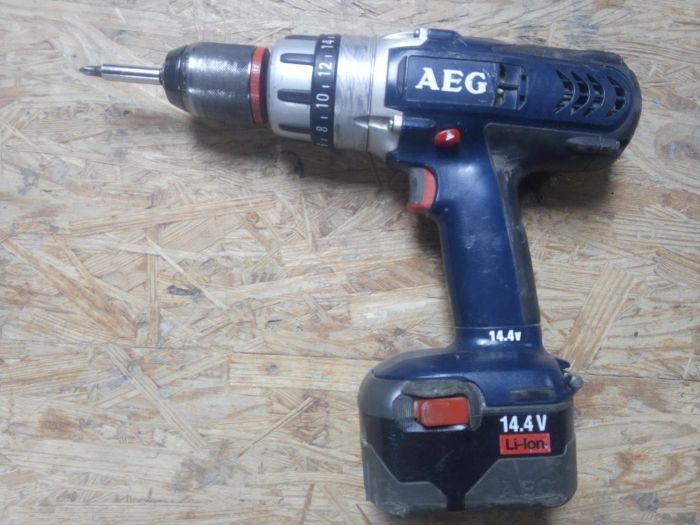 Wkrętarka AEG BSB 14 STX-R 14,4 V udar