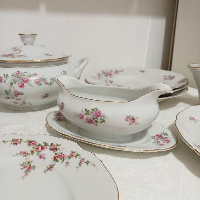 Продається вінтажний столовий порцеляновий сервіз. Німеччина.