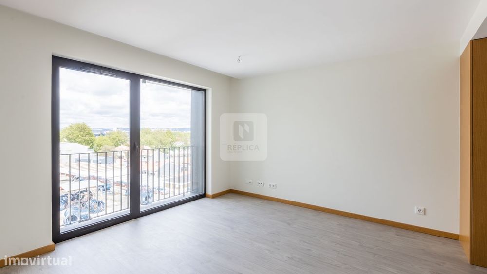 Apartamento T1 para Arrendar no Bonfim com Garagem e Arrecadação