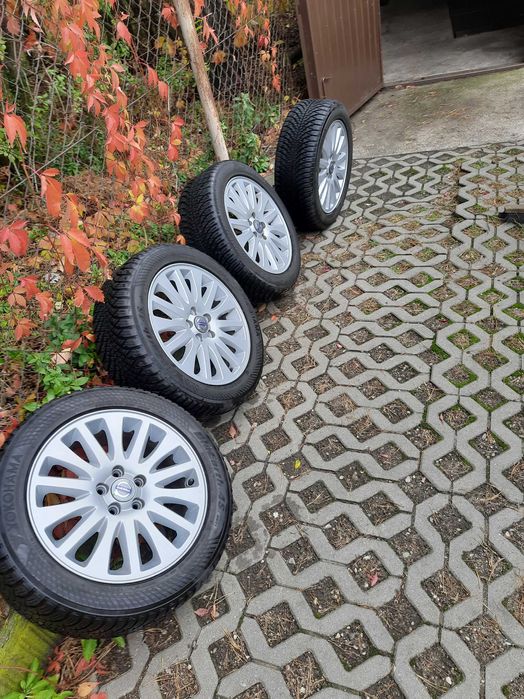 Felgi alu 17 z oponami 225/50/17 wielosezonowe.