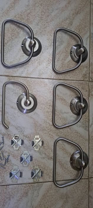 Conjunto de 4 toalheiros e 1 suporte Papel WC