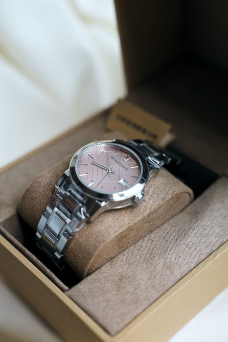 Годинник Burberry