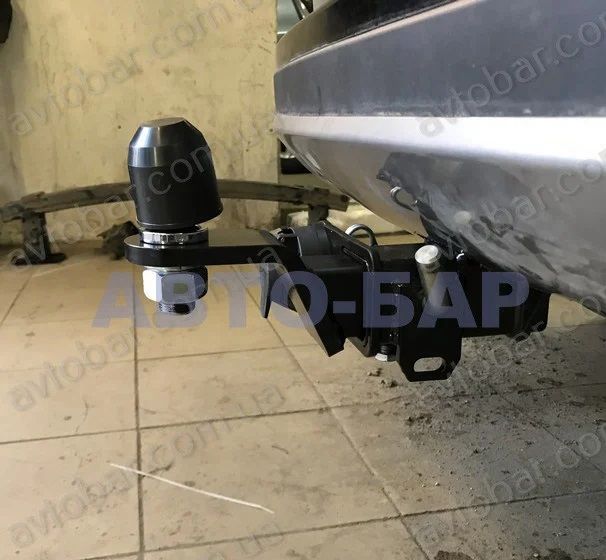 Фаркоп Toyota Rav4 (2013-2018). Прицепное Тойота Рав 4 + Электропакет