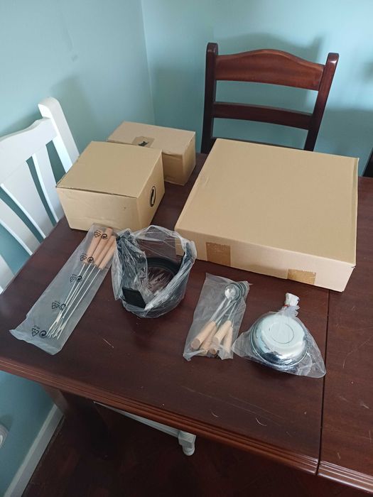 Fondue de 23 Peças da Gato Preto