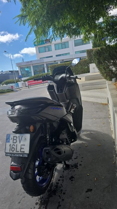Nmax preta (como nova )