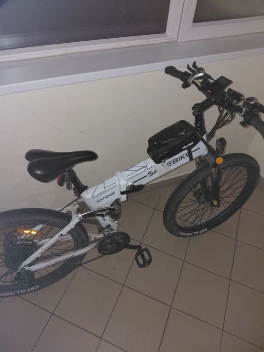 Rower elektryczny z manetką samebike