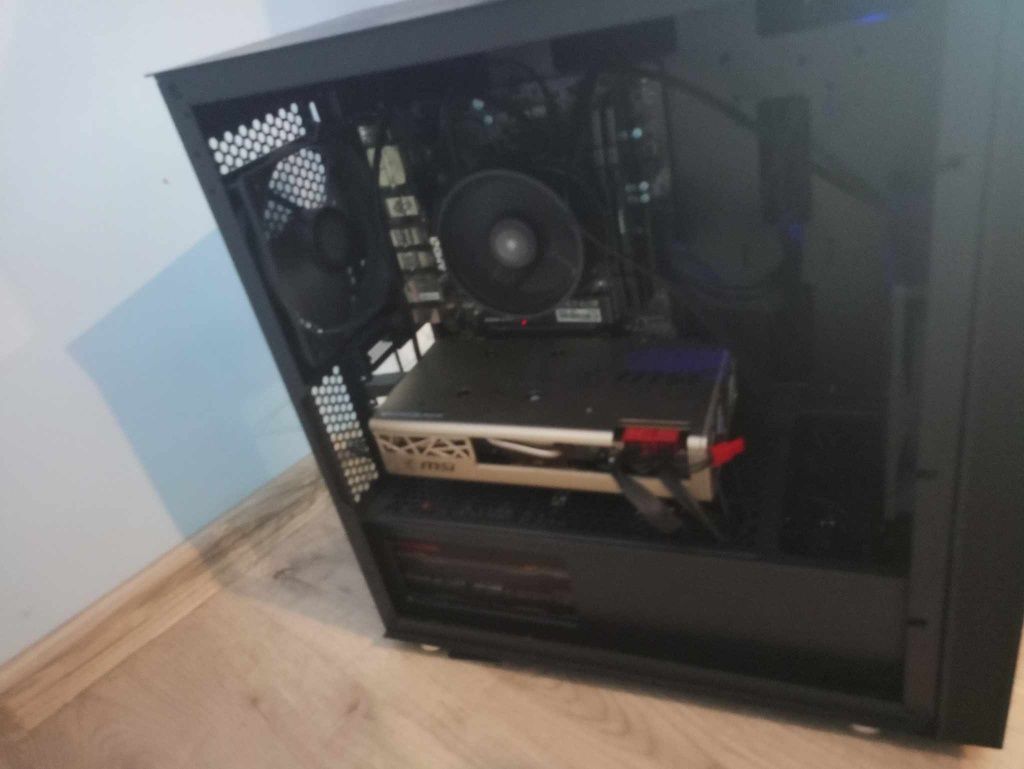 Komputer gamingowy, Monitor 180hz i myszka Logitech G pro Superlight