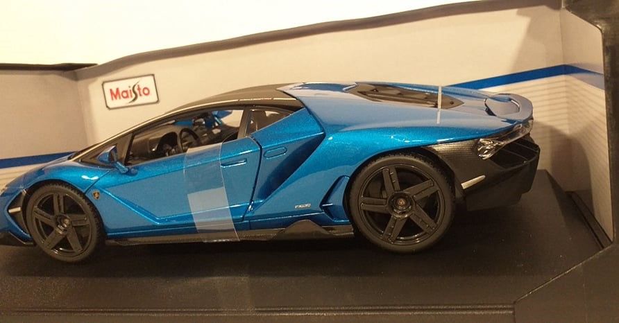 1/18 Lamborghini Centenario LP 770-4 Blue 2016 - Maisto
